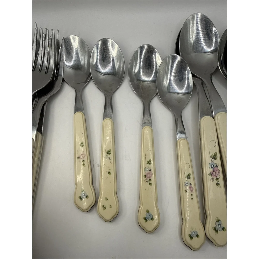 20 Pieces Pfaltzgraff TEA ROSE Stainless Plastic Handle Flatware